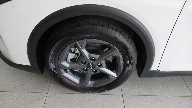 Kia K4 (2026) 1,6 T-GDi GPF 7DCT SPIN 110 KW - fotka 5 z 5