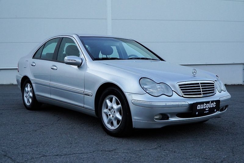 Mercedes-Benz 220 220 CDi ELEGANCE - fotka 2 z 23