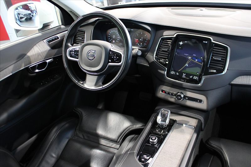 Volvo XC90 B5 AWD 173 kW Inscription Pole - fotka 15 z 36