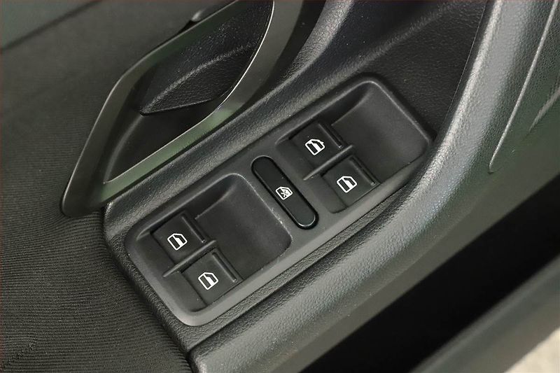 Škoda Fabia (2011) Sport 1.2 TSI, jezdí výborně - fotka 10 z 12