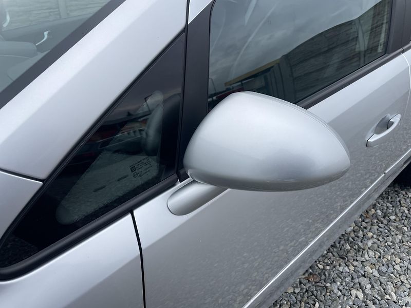 Opel Corsa 1.2i 80PS 141000KM KLIMA STK!! - fotka 22 z 169