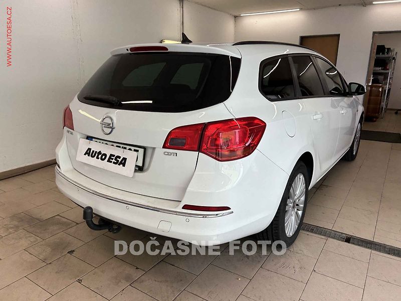 Opel Astra (2015) 1.6 CDTi, ČR, autoAC, temp - fotka 2 z 3