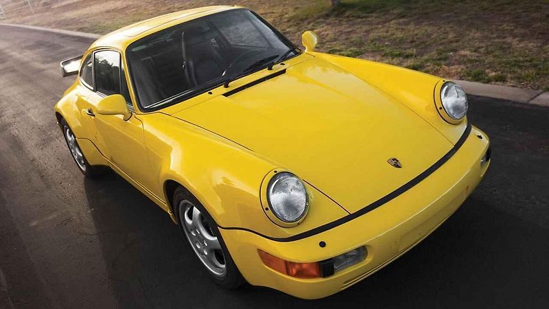Celkem 12 úžasných Porsche půjde do aukce.