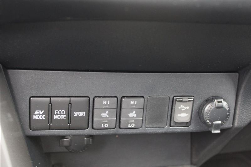 Toyota RAV4 2,5 Hybrid 4x4 LED, NAVI, kůže - fotka 12 z 28