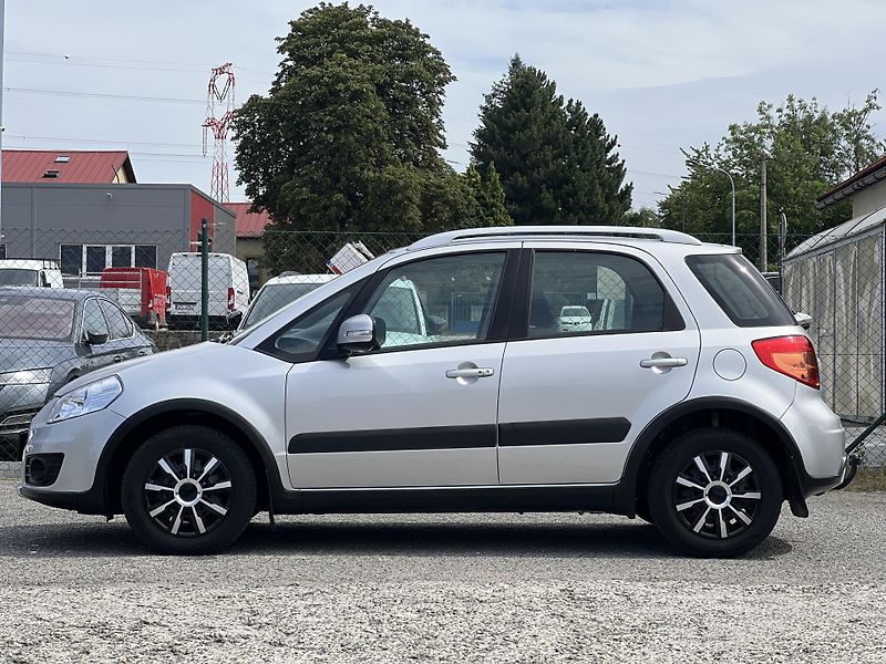 Suzuki SX4 1.6i 4x2 KLIMATIZACE TAŽNÉ - fotka 4 z 33