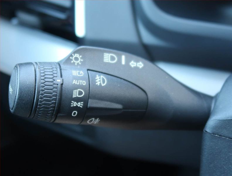 Volvo XC90 (2015) D5 AWD - fotka 18 z 25