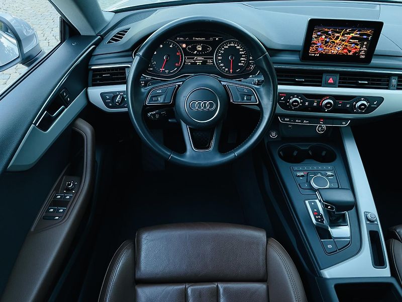 Audi A5 2.0TDI 140KW 4x4 AUT VÝHŘEV - fotka 27 z 49