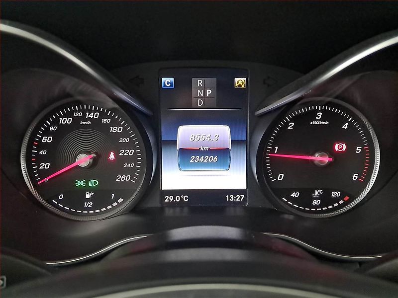 Mercedes-Benz Třídy C (2016) Avantgarde C 250 d 4MATIC - fotka 11 z 19