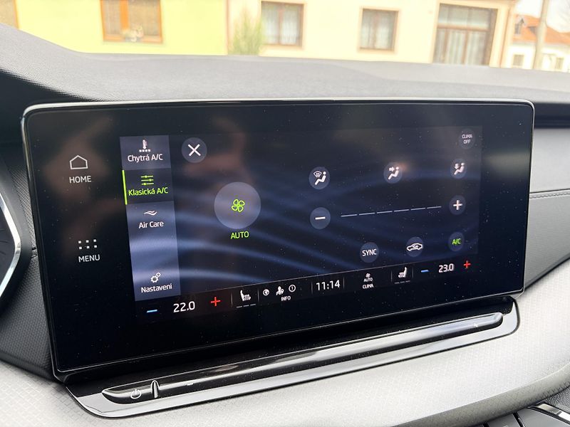 Škoda Octavia 2.0TDI DSG 4x4 STYLE REZERVACE - fotka 36 z 45