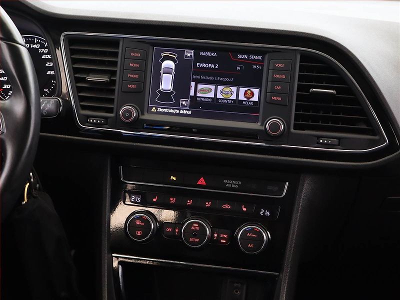 Seat Leon (2016) Style 1.2 TSI, ČR,1.maj - fotka 10 z 16