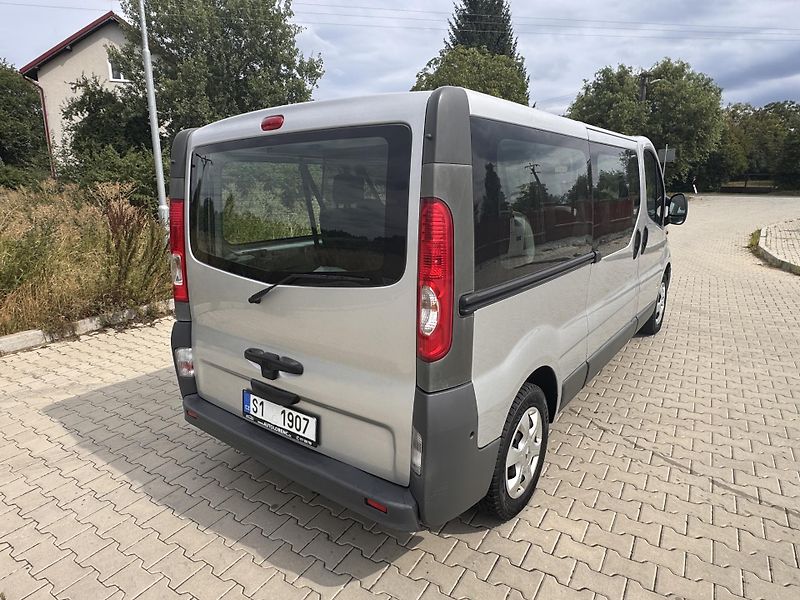 Opel Vivaro 2.0CDTI 84Kw L2 - 9.Mist - fotka 4 z 17