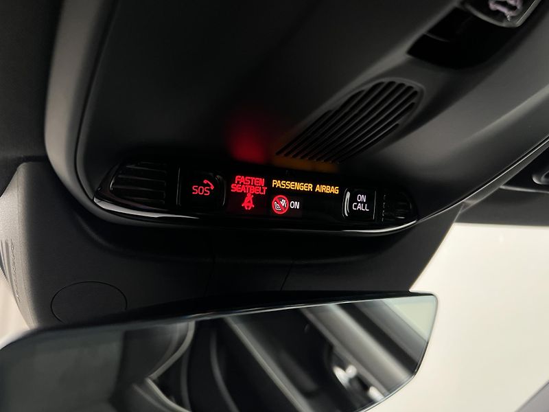 Volvo S90 D5 AWD R-DESIGN AUT - fotka 36 z 41