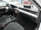 Volkswagen Passat Kombi 2,0 TDi 110kW automat na - náhled 11