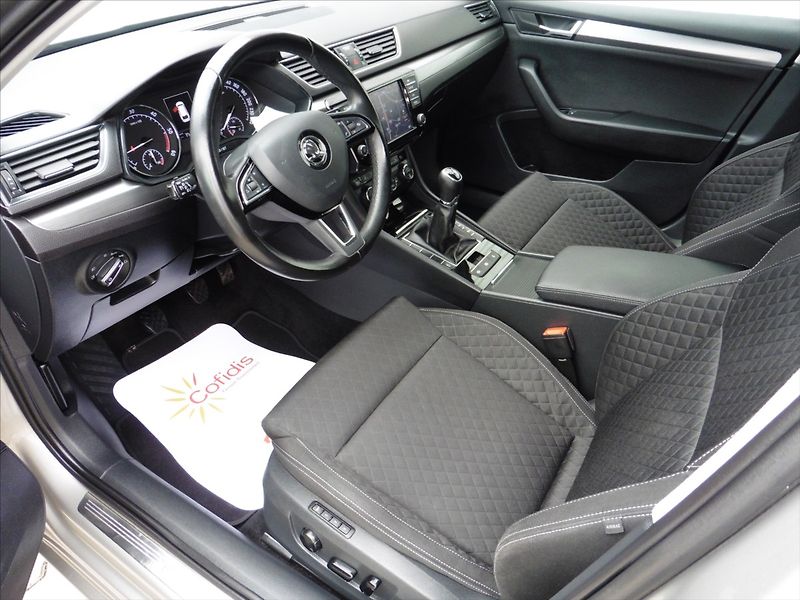 Škoda Superb 2,0 TDi Style Navi  III Combi - fotka 9 z 18