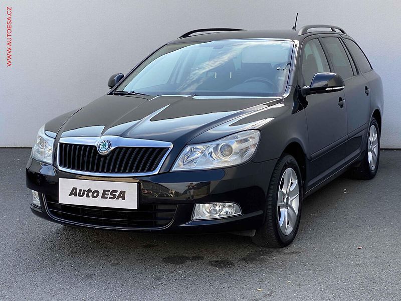 Škoda Octavia (2013) 2.0 TDi, Ambiente, TZ - fotka 3 z 16