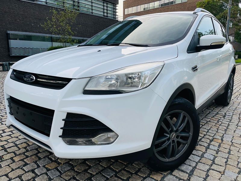 Ford Kuga 2.0TDCi 4x4 MAN SERVISKA TAŽNÉ - fotka 2 z 42
