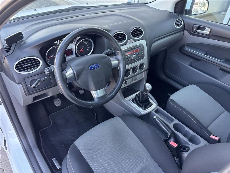 Ford Focus 1,6 Duratec Ti-VCT 74kW Trend - fotka 14 z 20