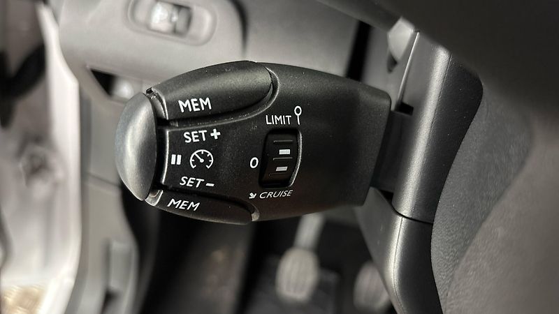 Toyota ProAce City Verso 1.5 D-4D Long Family - fotka 14 z 25