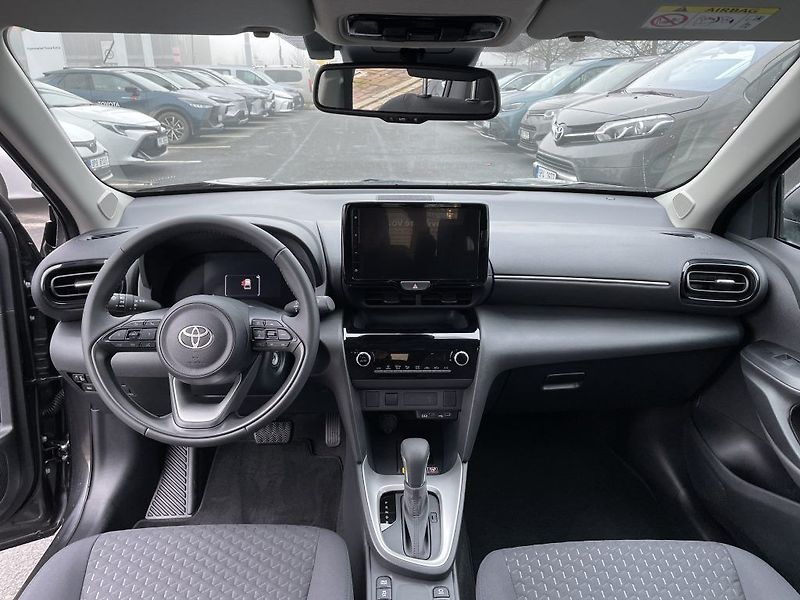 Toyota Yaris Cross 1.5 Hybrid Comfort ODBĚR IHNED - fotka 14 z 27