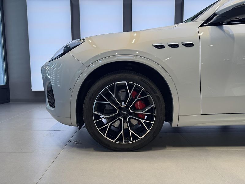 Maserati Grecale (2023) 300 HP - Záruka 03/2028 - fotka 4 z 19