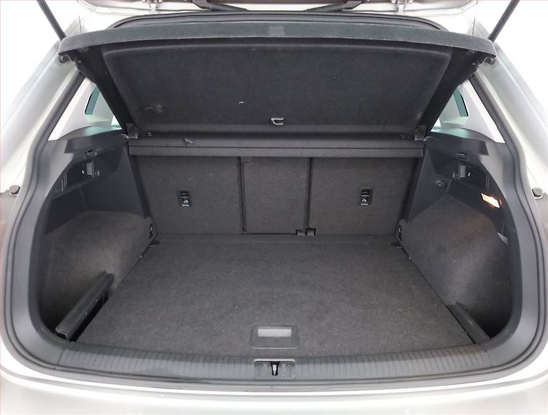 Volkswagen Tiguan (2018) Comfortline 2.0 TDI, 4X4 - fotka 16 z 17