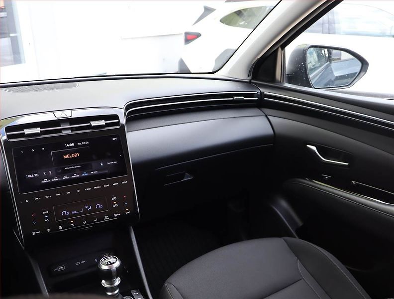 Hyundai Tucson (2021) 1.6 T-GDI - fotka 8 z 18