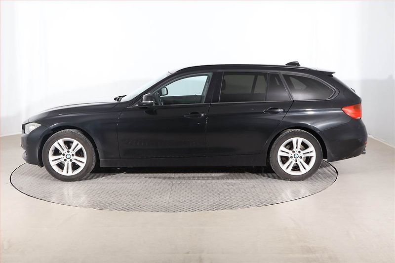 BMW Řada 3 (2015) 318 d, Automat, Serv.kniha - fotka 3 z 27