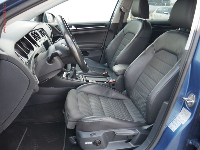 Volkswagen Golf (2015) 2.0TDi, 1.maj,ČR, Highline - fotka 9 z 22