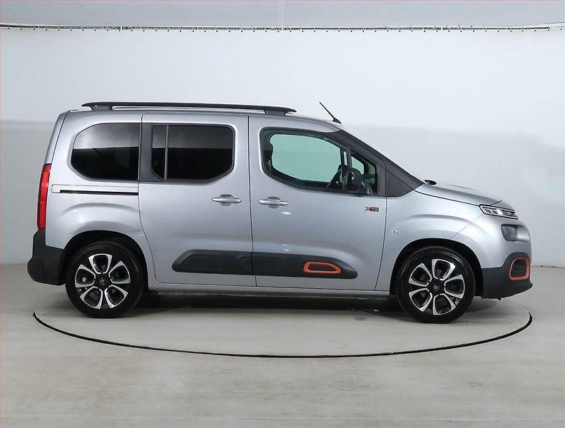 Citroën Berlingo (2020) Feel 1.5 BlueHDi, 5Míst, ČR - fotka 6 z 22