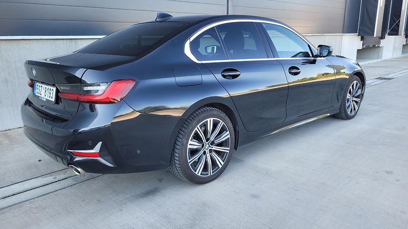 BMW Řada 3 320D XDRIVE  - fotka 7 z 23