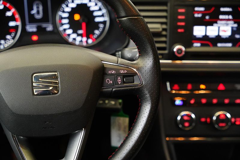Seat Leon - fotka 17 z 27