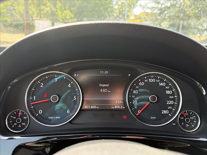 Volkswagen Touareg 3,0 TDi 180 Kw Highline tažné - fotka 22 z 38