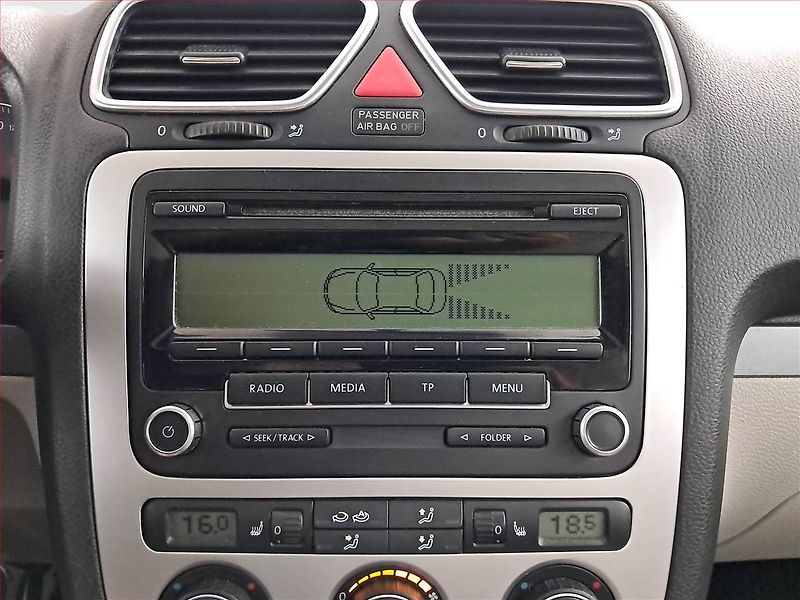 Volkswagen EOS (2008) 1.4 TSI, Tempomat - fotka 19 z 20