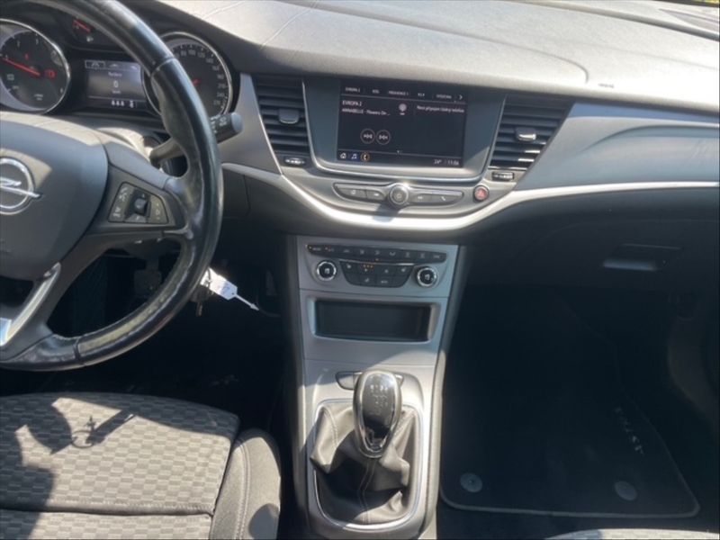 Opel Astra 1,5 CDTi 90 Edition 5d - fotka 10 z 11