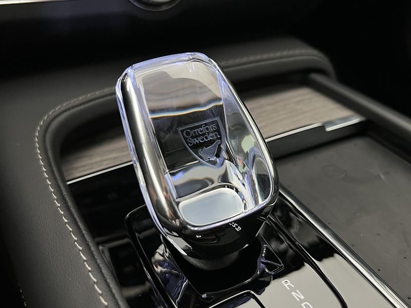 Volvo V90 CC B5 AWD ULTIMATE BRIGHT AUT - fotka 17 z 48