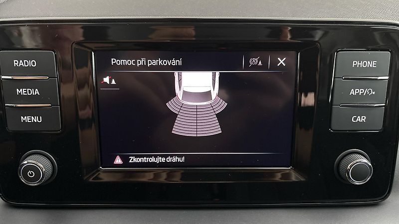 Škoda Scala 1.0 TSI Ambition - fotka 12 z 23