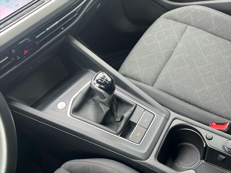 Volkswagen Golf 1,5 TSi 96 kW LIFE  REZERVACE - fotka 18 z 24