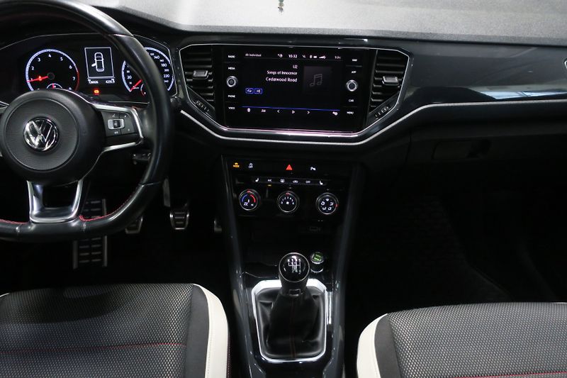 Volkswagen T-Roc (2019) Sport 1.5 TSI 110 kW manuál - fotka 24 z 47