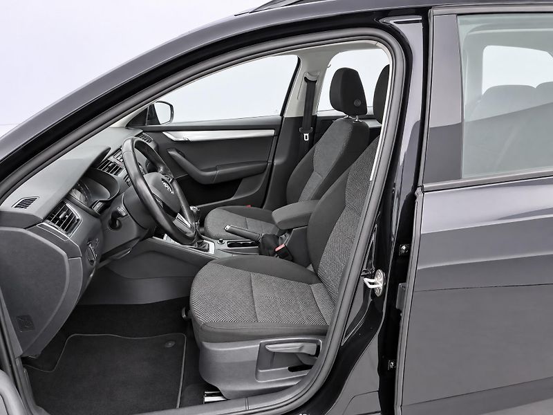 Škoda Octavia 1,6 TDI 81kW Aut.klima Tempo - fotka 10 z 27