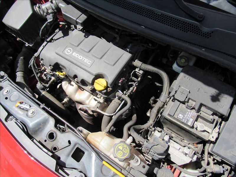Opel Corsa 1,2 i 51kW - fotka 26 z 29