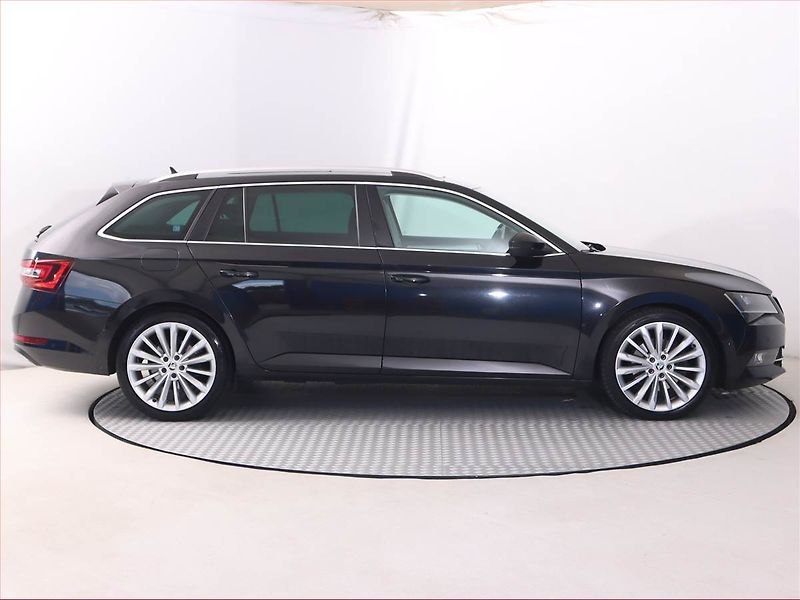 Škoda Superb (2015) 2.0 TDI 4x4, 4X4, Automat - fotka 6 z 21