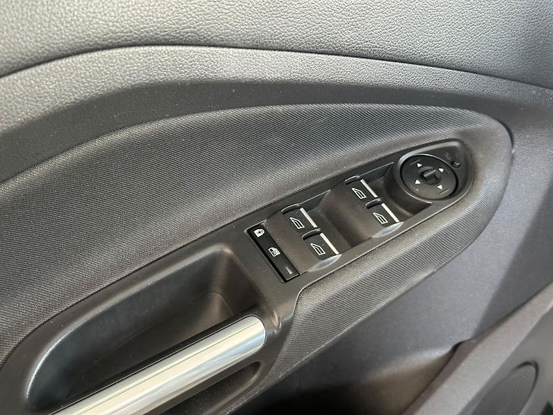 Ford Grand C-MAX (2019) 1.5TDCi,106HP,7 míst - fotka 17 z 19