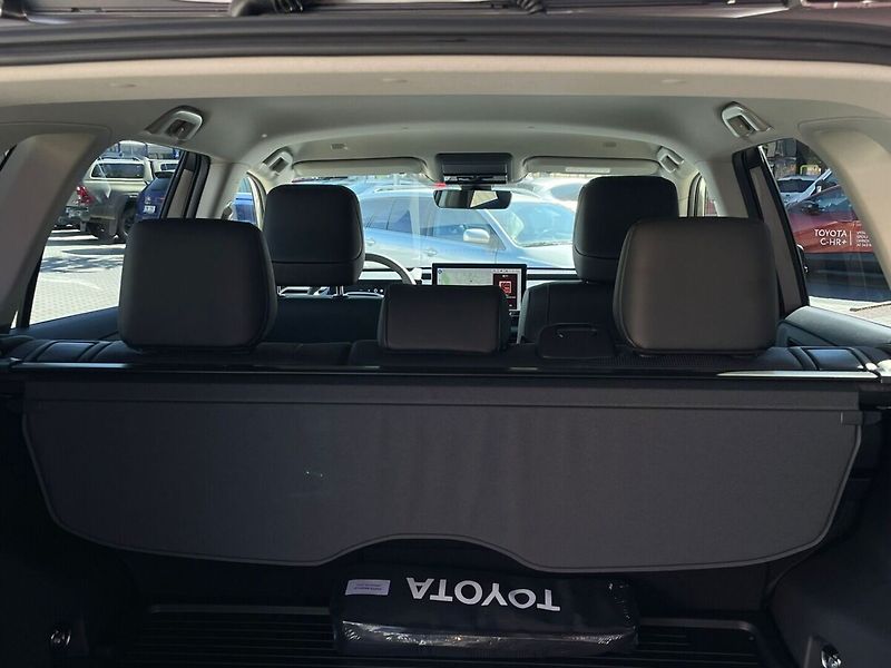 Toyota RAV4 4x4 PHEV Executive Na IČO - fotka 15 z 19