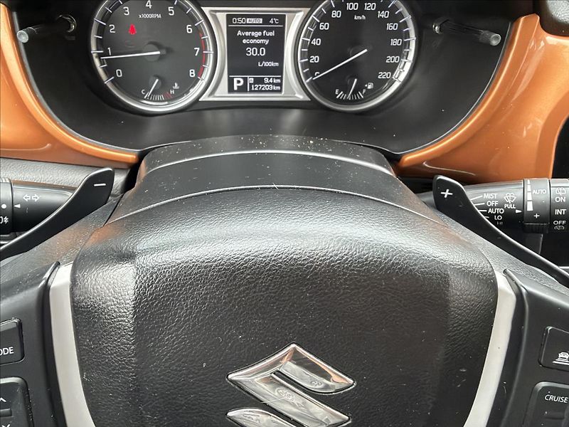 Suzuki Vitara 1,6 4x4 AUTOMAT - fotka 24 z 30
