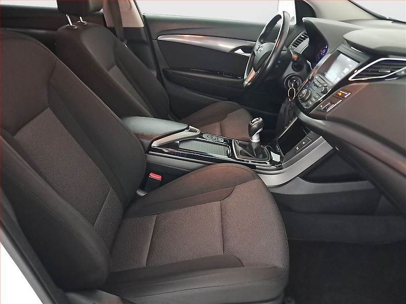 Hyundai i40 (2018) 1.7 CRDi, ČR,1.maj, Navi - fotka 9 z 19