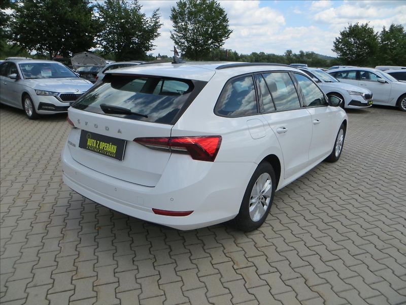 Škoda Octavia 2,0 TDI 85kW Ambition ČR - fotka 8 z 24