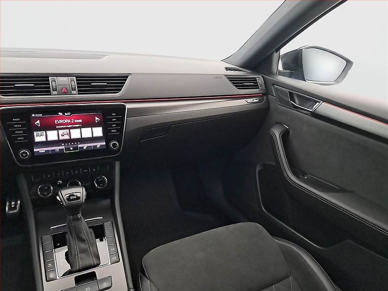 Škoda Superb (2023) Sportline 2.0 TDI - fotka 8 z 20