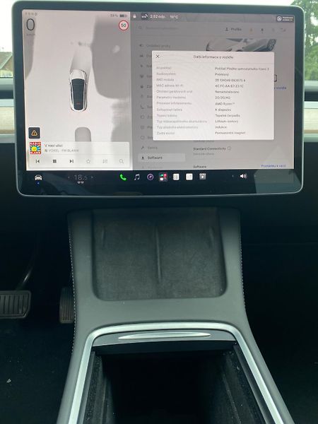 Tesla Model Y (2023) LR Long Range 2023 - fotka 13 z 23