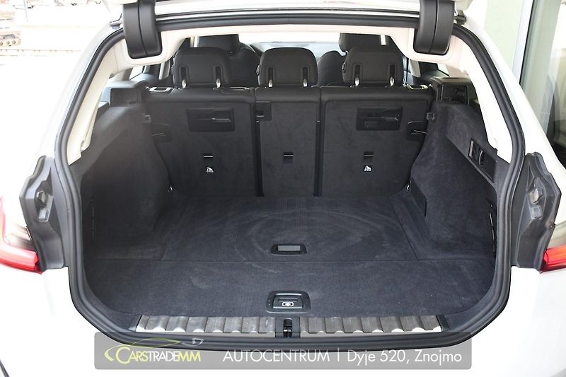 BMW Řada 3 320D xDrive 2xALU 1M ČR - fotka 16 z 54