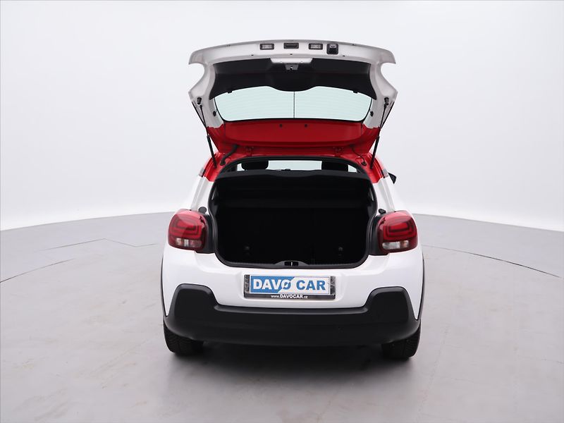 Citroën C3 1.2 PT 82k CZ Feel Aut.Klima - fotka 9 z 26